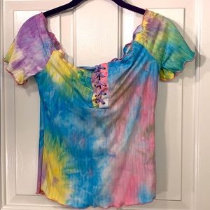 Off shoulders tie dye shirt